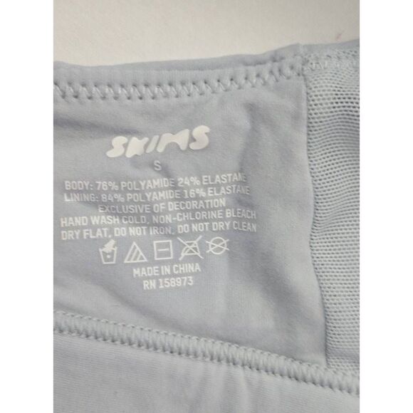 Skims bra Nwt - Picture 9 of 9